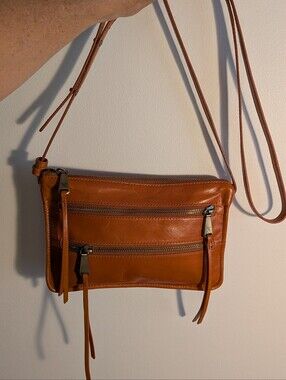 Hobo International Women Leather Crossbody Bag Purse Mission Clay Zippers